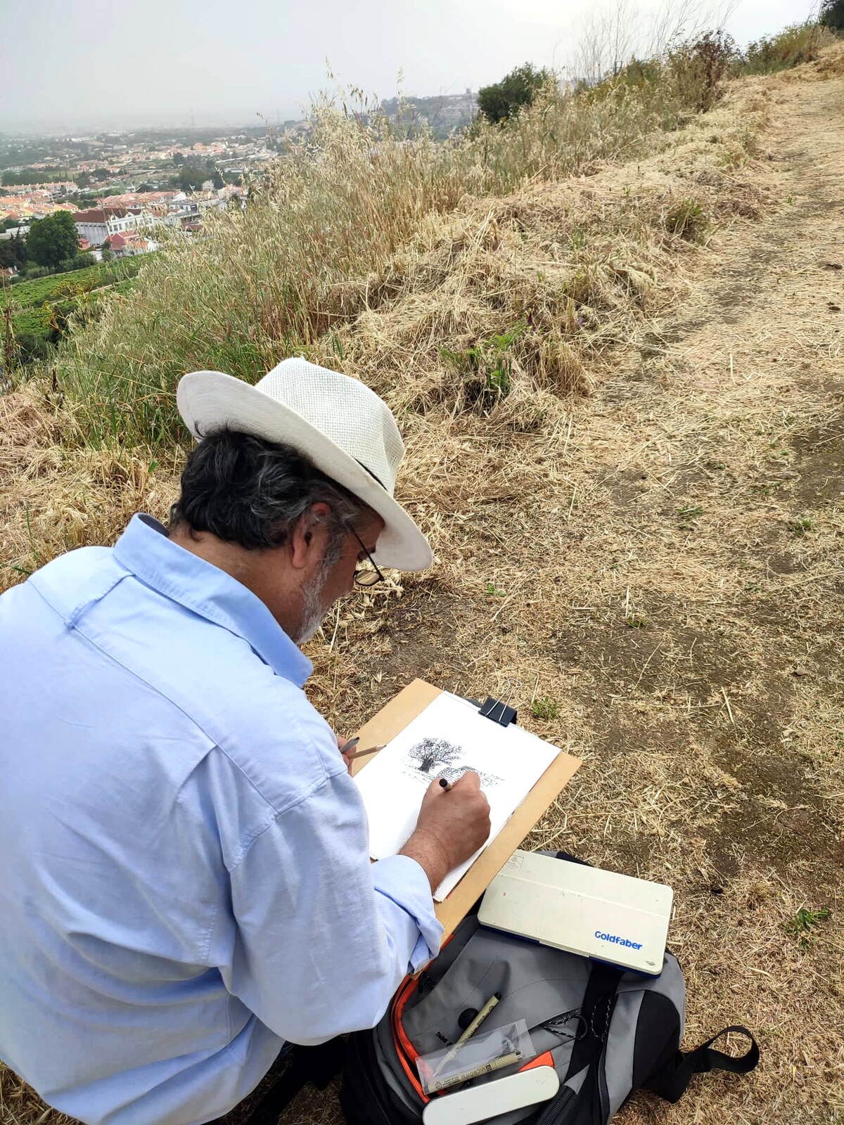Encontro de desenho ao ar livre no Castro de Chibanes (Palmela), com visita guiada.