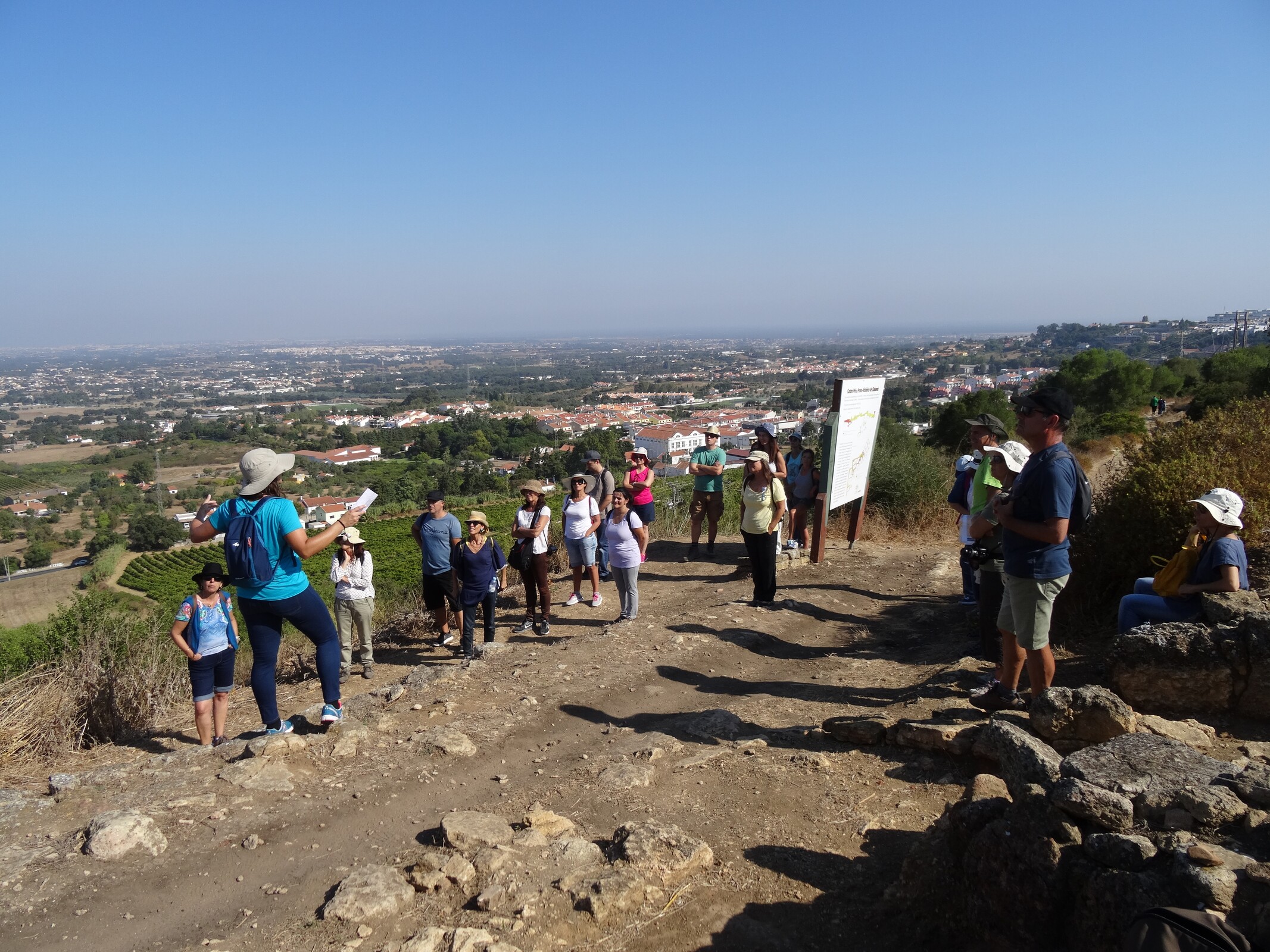 Visitas guiadas ao Castro de Chibanes.
