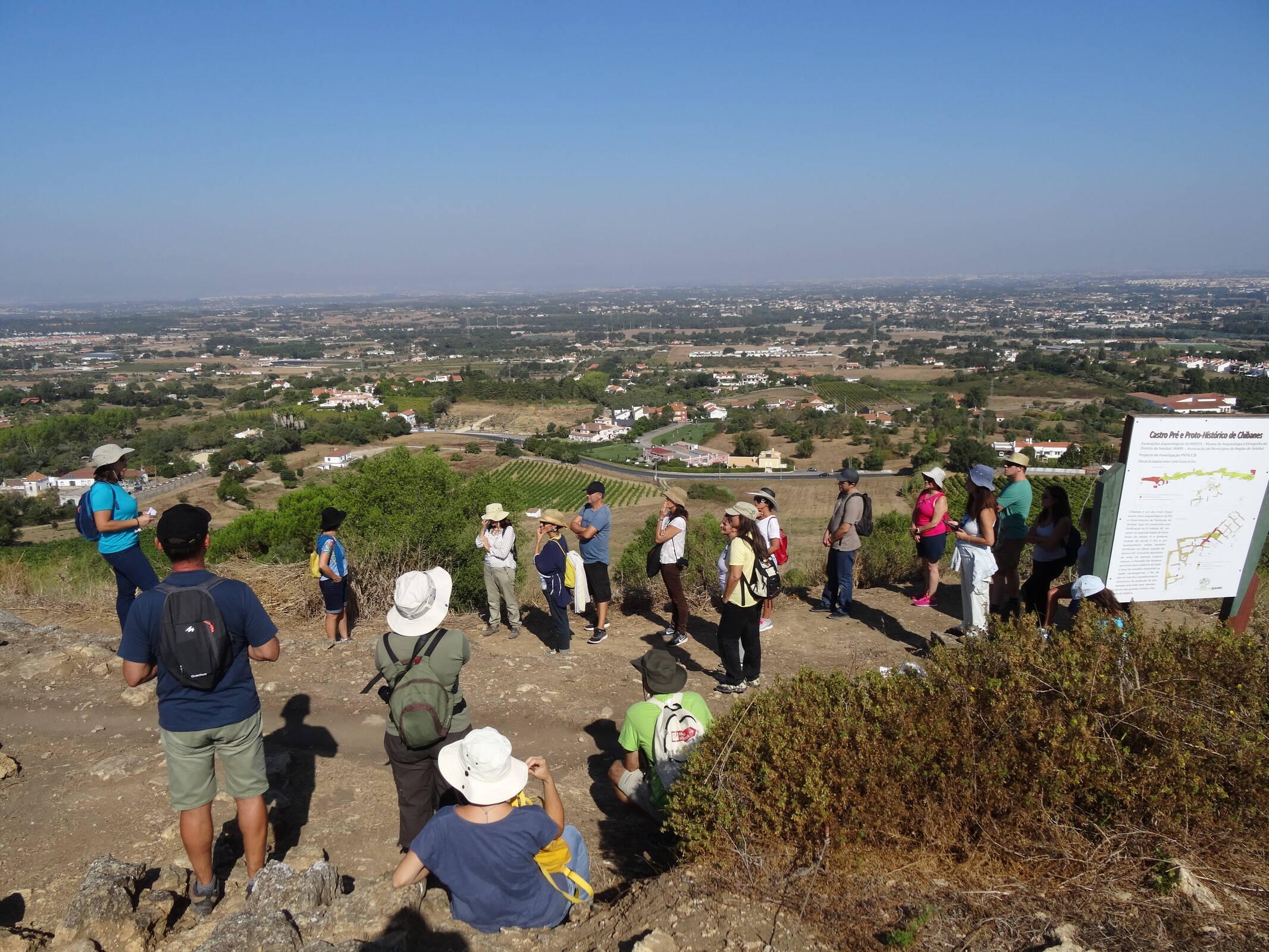 Visitas guiadas ao Castro de Chibanes.