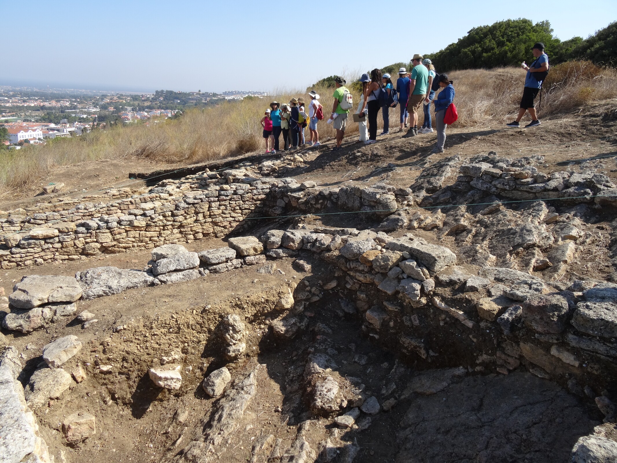 Visitas guiadas ao Castro de Chibanes.