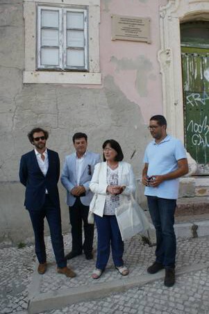 Descerramento da lápide na casa onde nasceu, viveu e morreu Almeida de Carvalho, pelos Presidente...