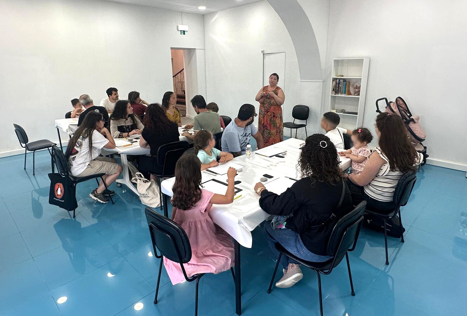 MAEDS celebrou as Jornadas Europeias de Arqueologia 2025 com oficina de gravação em placas de xisto