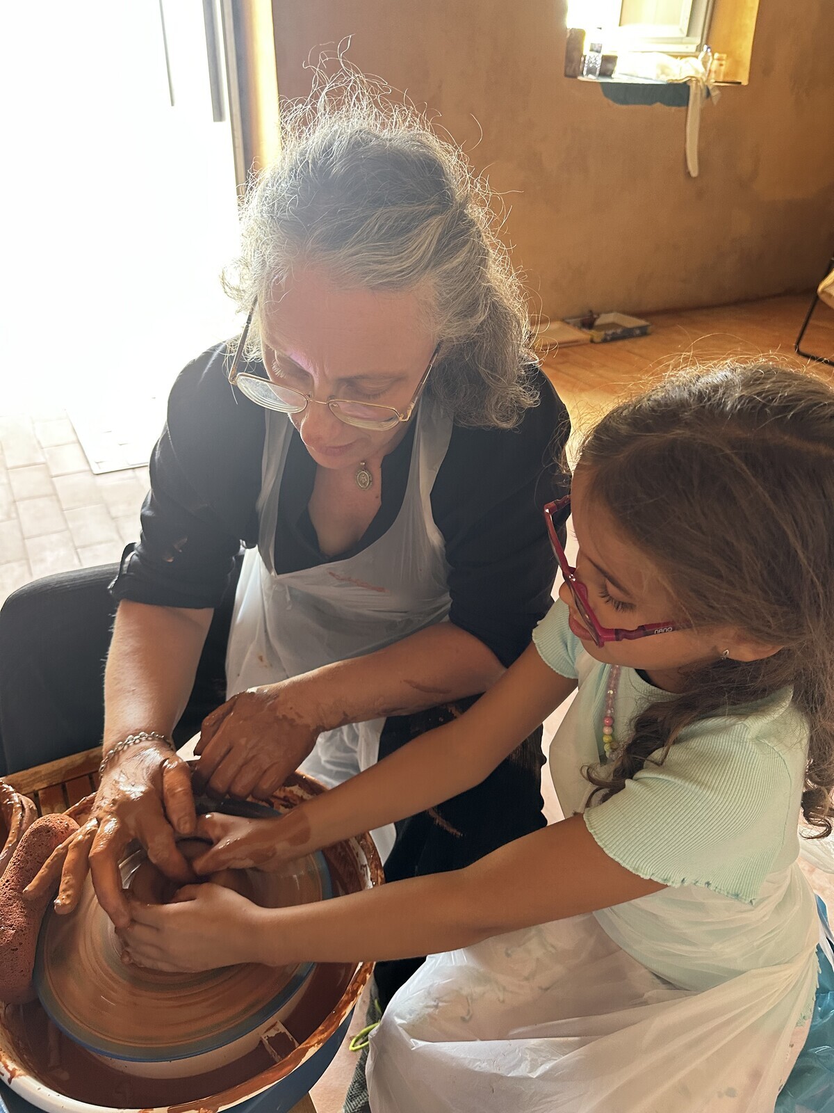 oficina criativa “Barro e Memória”