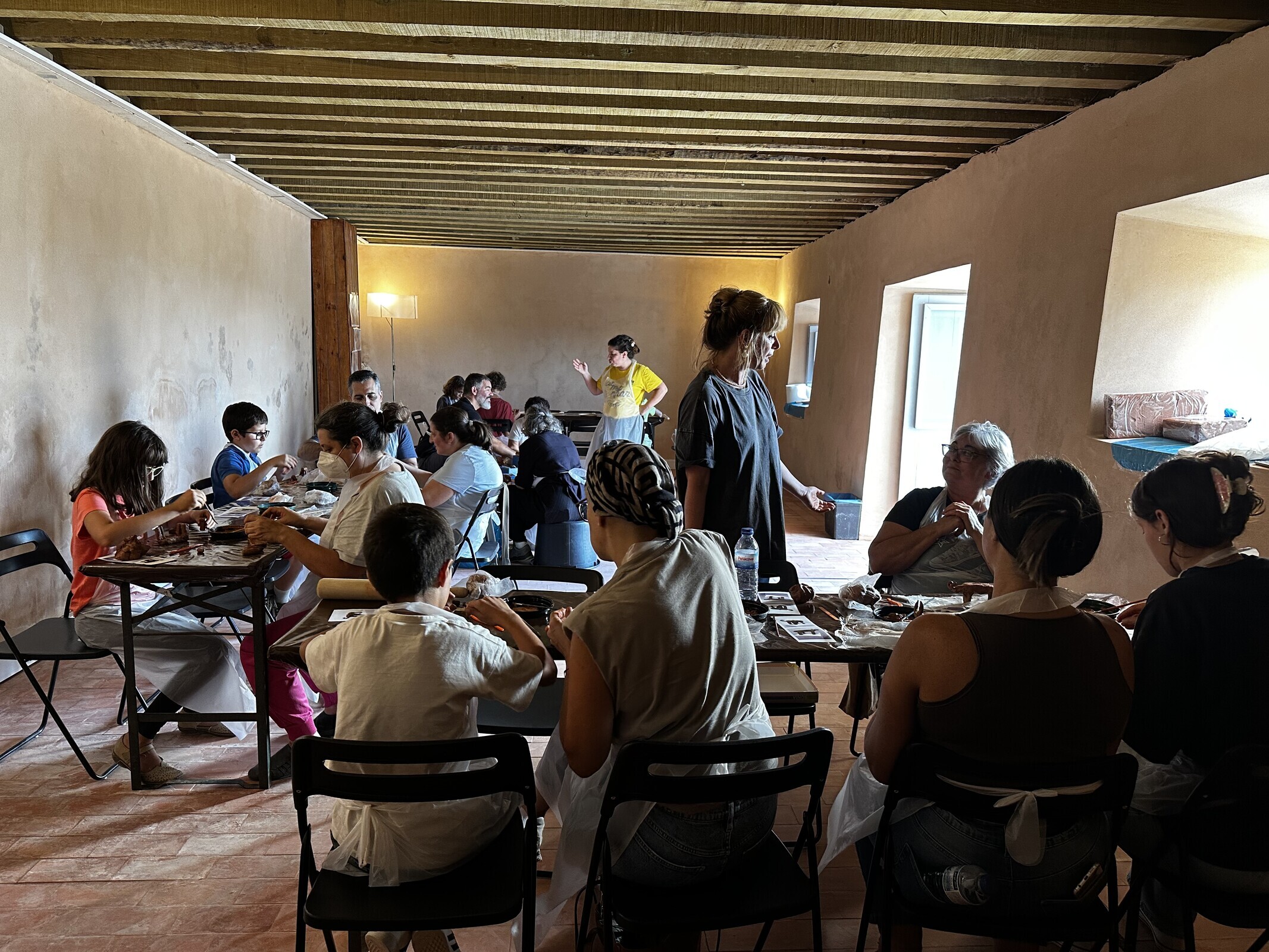 oficina criativa “Barro e Memória”