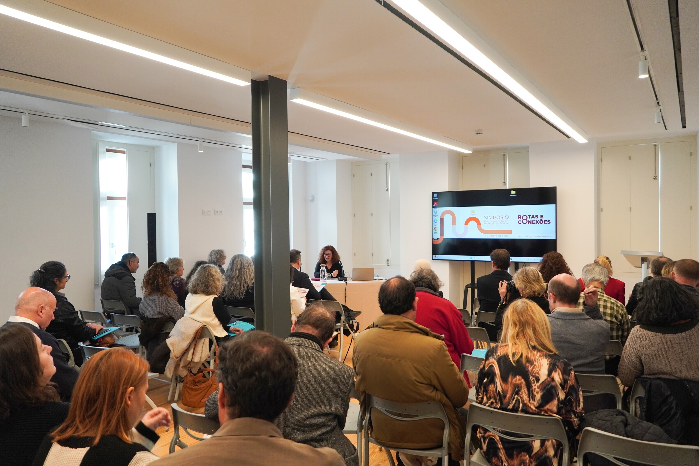 Abertura do Simpósio “Património Cultural da Região de Setúbal: Rotas e Conexões”, por Sofia Mart...