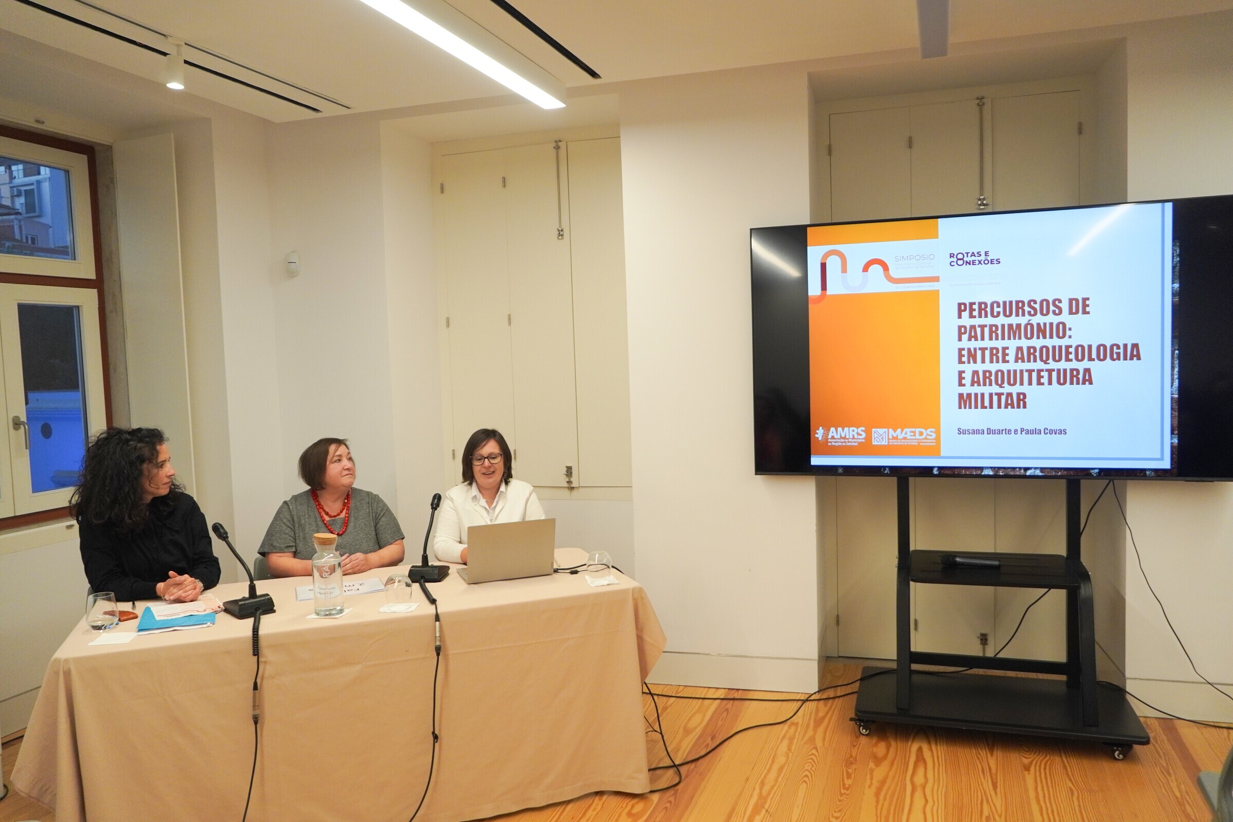 Painel 5. Apresentação de Susana Duarte e Paula Covas, MAEDS/AMRS. Moderado por Daniela Sousa, Mu...