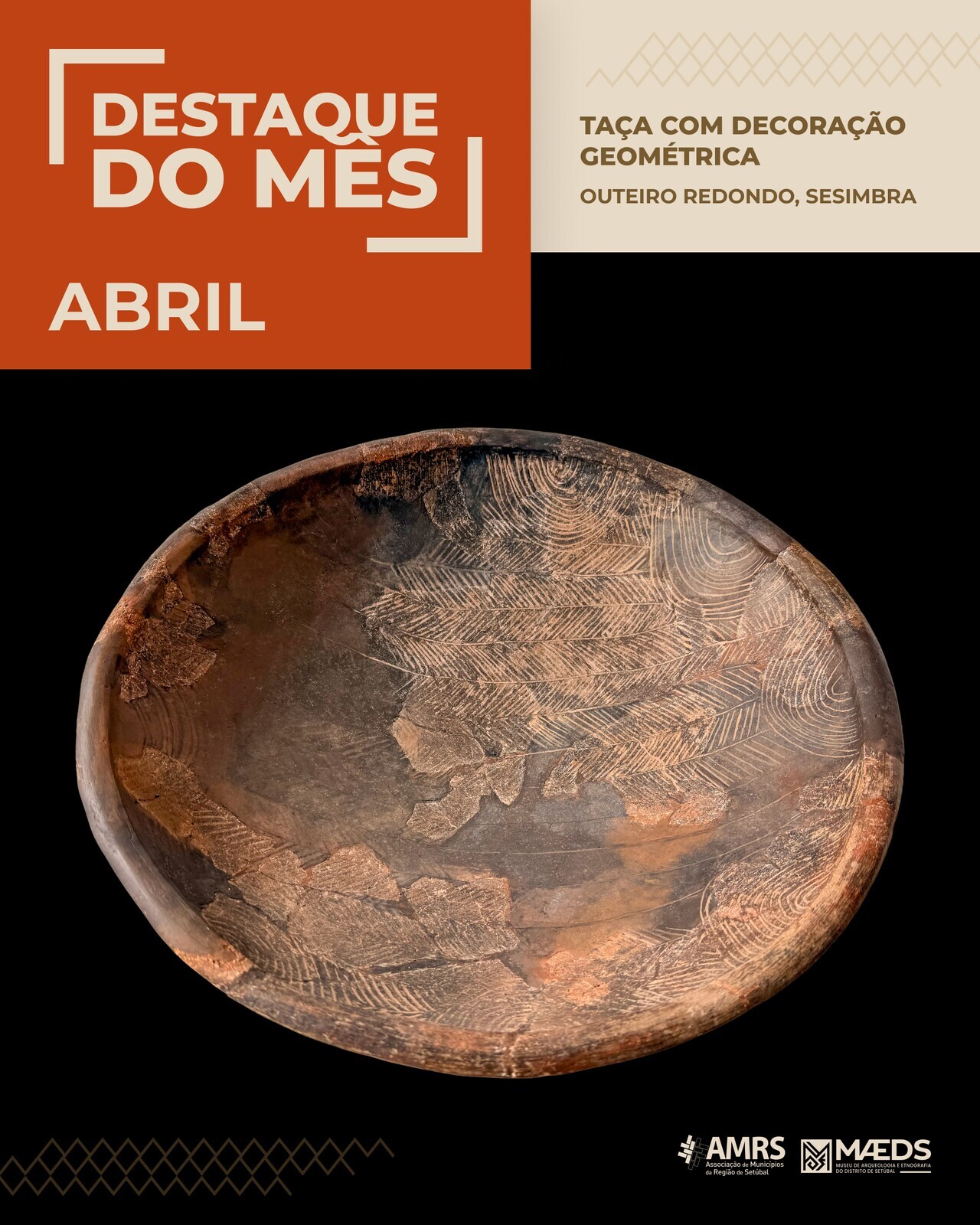 Destaque do Mês – Taça com decoração geométrica