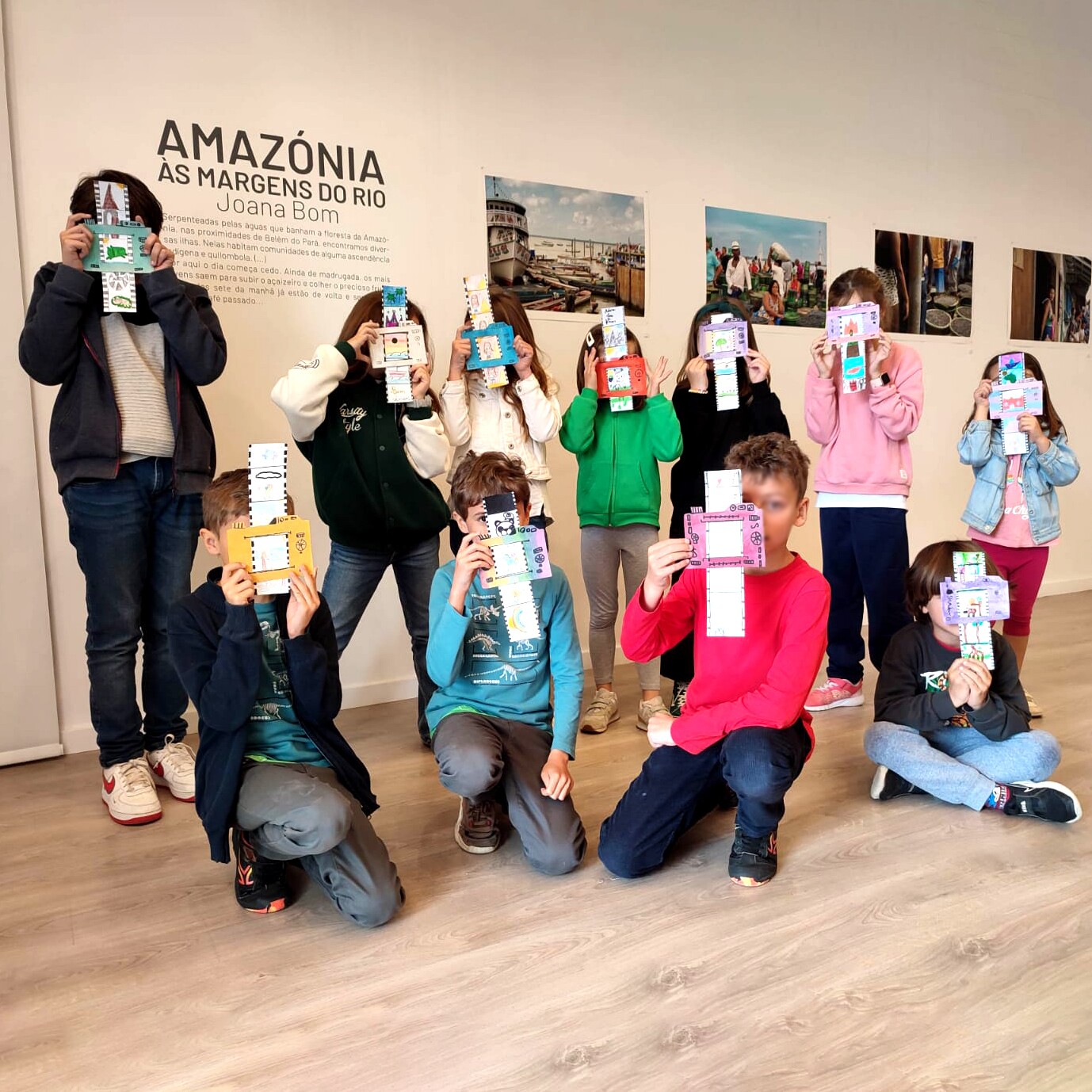 Imaginação das crianças habita em atelier de artes plásticas